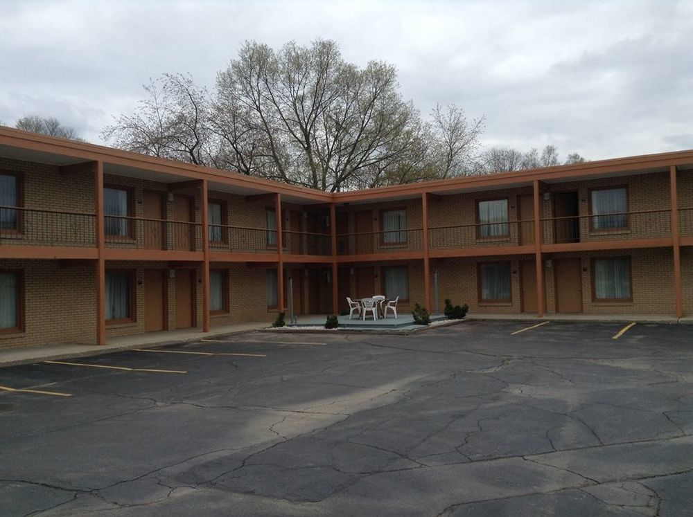 Village Inn Motel - Berrien Springs Eksteriør bilde
