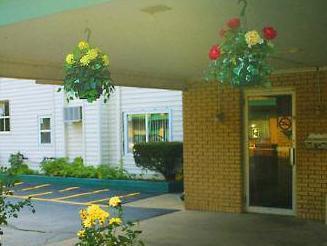 Village Inn Motel - Berrien Springs Eksteriør bilde